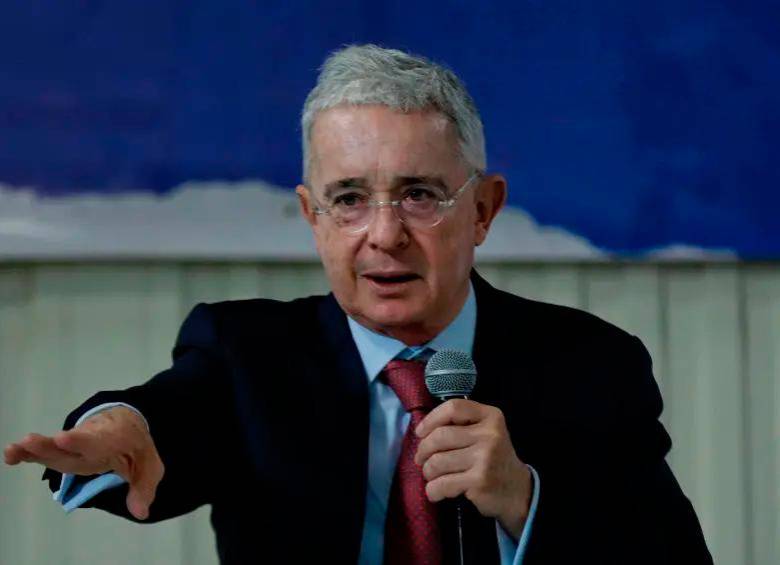 En un fallo histórico, el pasado 1 de agosto el exmandatario fue sentenciado en primera instancia por cargos de fraude procesal y soborno a testigos en actuación penal. FOTO: COLPRENSA