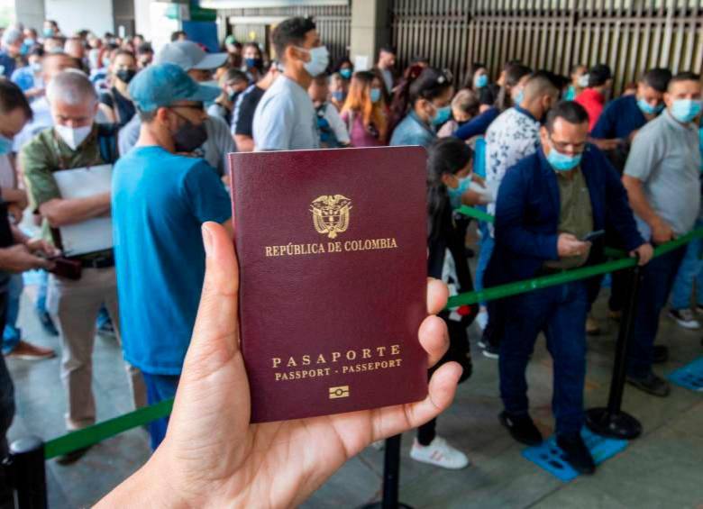 Cerca de 1.200 personas buscan expedir este documento al día en la sede de la Gobernación. FOTO: EL COLOMBIANO