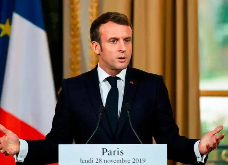 Emmanuel Macron, presidente de Francia. El gobierno de Francia implementará un folleto que permita educar ante situaciones extremas. FOTO: AFP