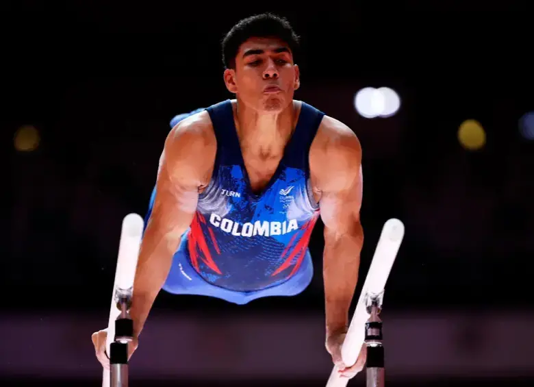 Ángel Barajas busca su segunda medalla de oro en barras paralelas en la Copa Mundo de gimnasia artística. Foto: Getty