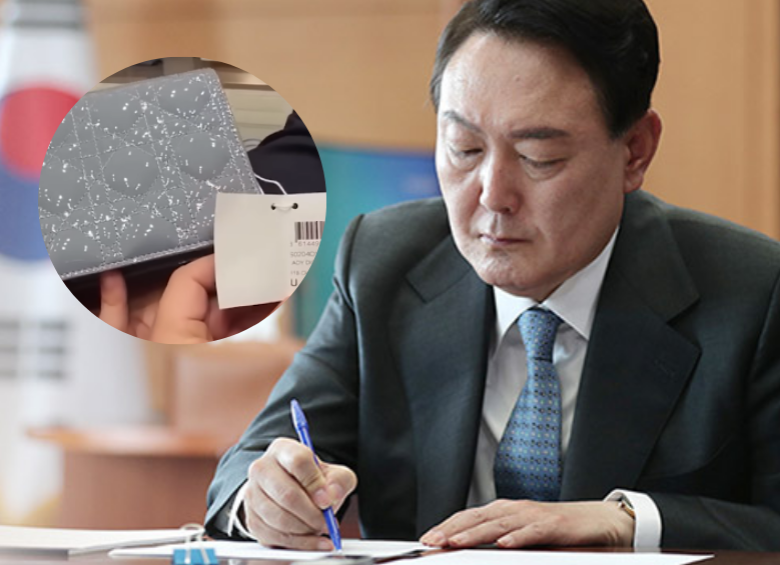 El “escándalo del bolso Dior” amenaza al partido del presidente surcoreano. FOTO: Korea.net / captura de video