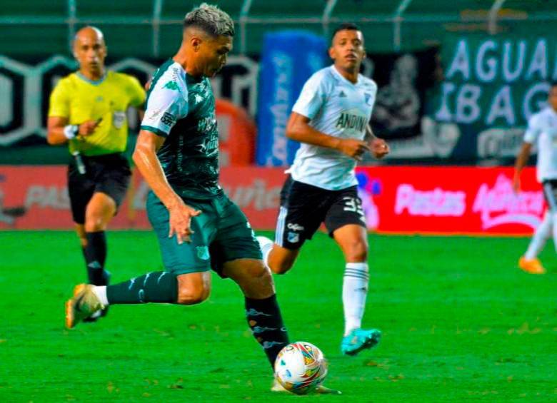 Teófilo Gutiérrez, de 38 años, es el futbolista más experimentado que tiene la plantilla del Deportivo Cali. FOTO: COLPRENSA 