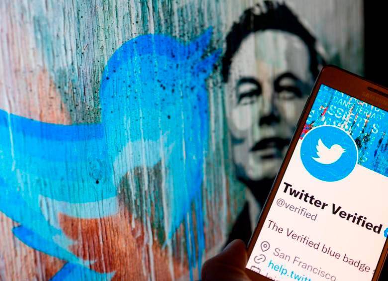Así lucía Twitter con el pajaro azul antes de cambiar el logo por la X negra. FOTO Getty 