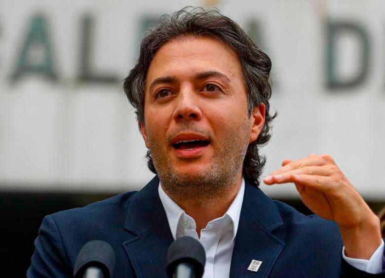 Daniel Quintero, alcalde de Medellín, mejora favorabilidad tras regresar de suspensión. FOTO Manuel Saldarriaga