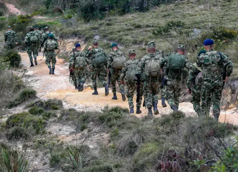 La presencia de fuerza militar no garantiza la seguridad de las mujeres. Foto: Manuel Saldarriaga.