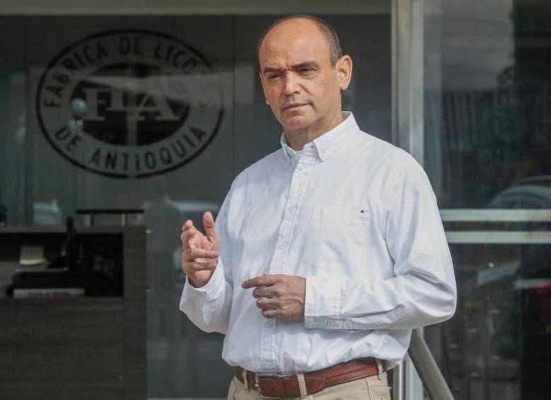 Javier Ignacio Hurtado, gerente de la FLA, dice que defenderá la legitimidad del Aguardiente Real 24 ante la Superintendencia. FOTO Manuel Saldarriaga