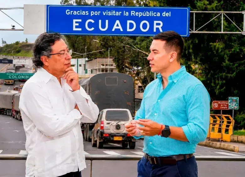 Exportaciones ecuatorianas a Colombia cayeron cerca del 20 % durante cuatro meses. FOTO: AFP Y PRESIDENCIA.