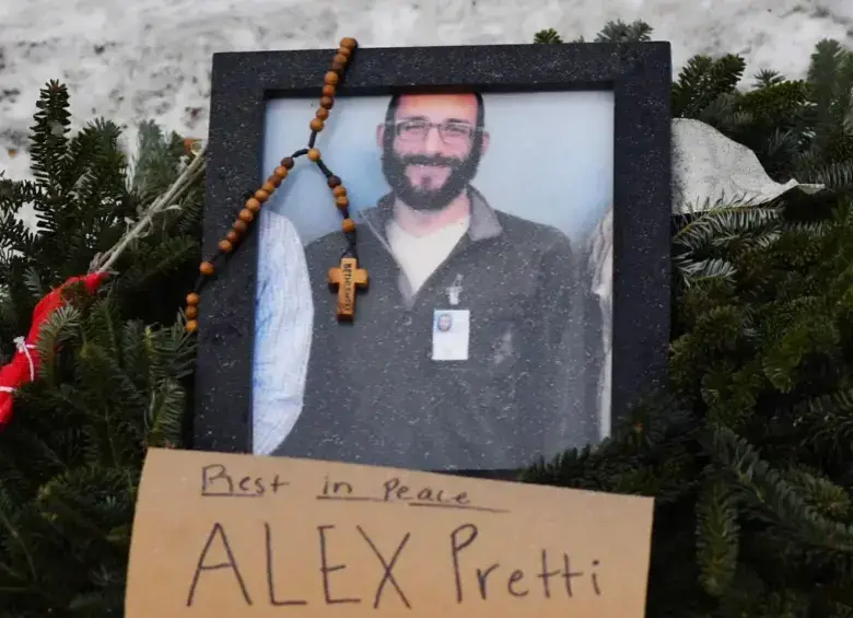 Un celular frente a un fusil: el asesinato del enfermero Alex Pretti que acorrala a la Casa Blanca y su política contra inmigrantes 