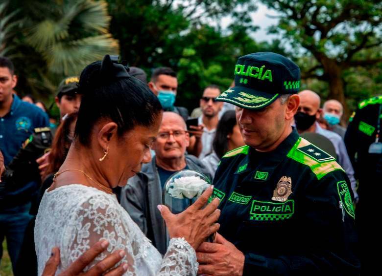 La sociedad civil ha hecho actos públicos para rechazar los asesinatos de policías. Foto: El Colombiano