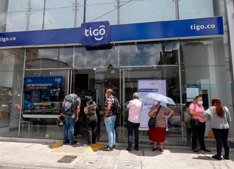 Al cierre de 2022, Tigo tuvo pérdidas por más de $400.000 millones. FOTO: MANUEL SALDARRIAGA