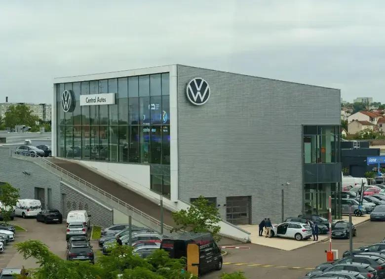 Volkswagen aseguró que en menos de 36 meses se ha desarrollado una nueva cartera de productos enfocados en China y, a partir de 2026, lanzará en promedio un vehículo cada dos semanas en ese mercado. Foto: iStock