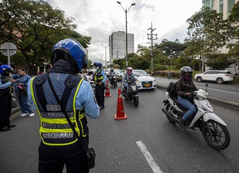 La multa por incumplir el Pico y Placa puede ser hasta de $523.000. FOTO: EL COLOMBIANO