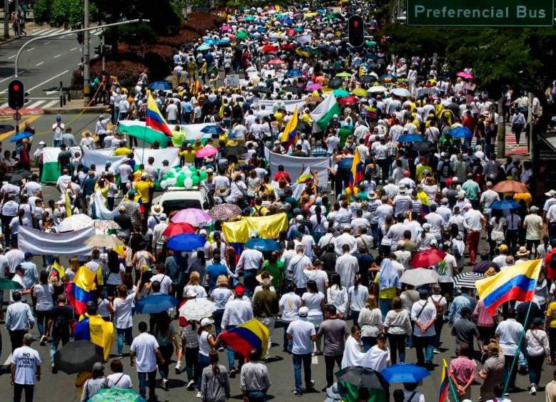 Marchas en la ciudad de Medellín. FOTO: JULIO CESAR HERRERA