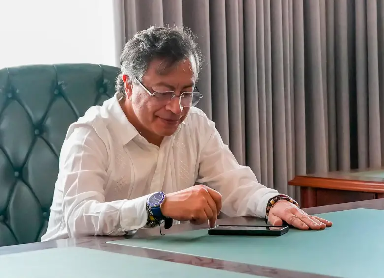 En su cuenta de X, el presidente Gustavo Petro cuestionó a los congresistas que no respaldan el proyecto de reforma tributaria. FOTO cortesía Presidencia
