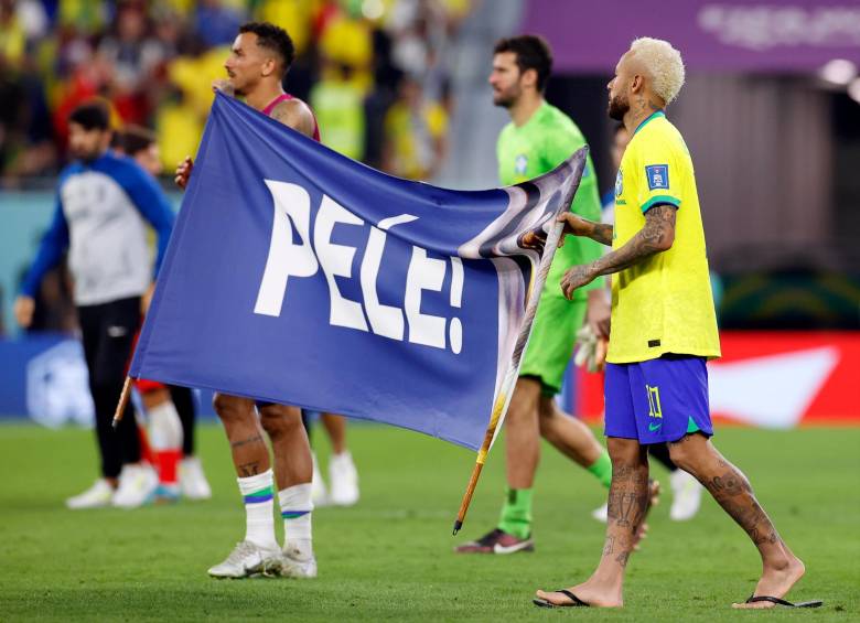 Neymar le rindió un homenaje a Pelé por su estado de salud en el duelo de octavos de final ante Corea del Sur. FOTO: EFE 