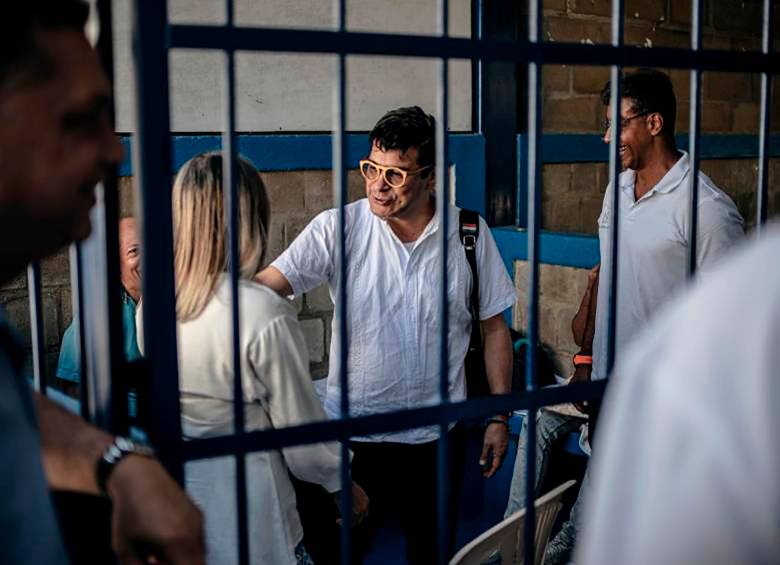 En la fotografía, Danilo Rueda en una de sus visitas a las cárceles del país. FOTO Oficina del Alto Comisionado para la paz