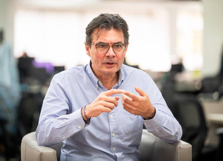 El exministro Alejandro Gaviria escribió sus memorias sobre su paso en el gobierno de Petro y reconoce que se desencantó rápidamente de la visión que tenía Petro sobre el cambio. FOTO Carlos Velásquez