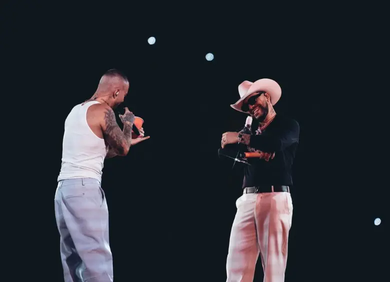 Mostrando un lado mucho más emotivo y recordando sus inicios en Medellín, J Balvin guió al público por un recorrido musical que evocó los orígenes del reggaetón hecho en Colombia junto con la historia global del género.