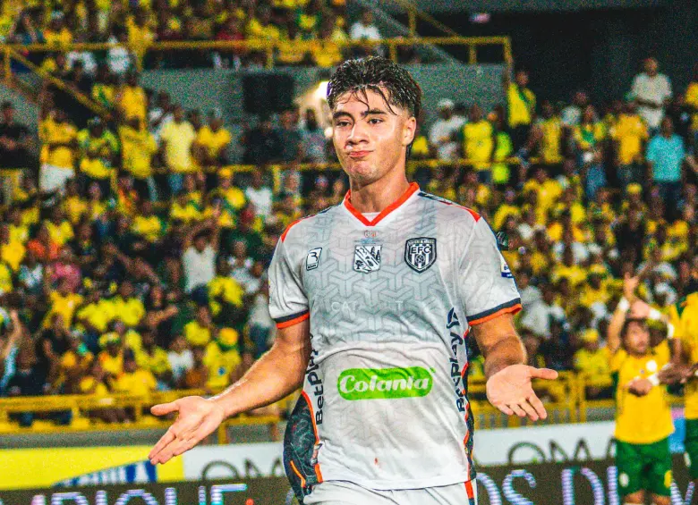 Miguel Marulanda, figura de Envigado en el primer juego de la final ante Cartagena. Ya suena para partir al fútbol del exterior en 2027. FOTO X-ENVIGADO F.C.