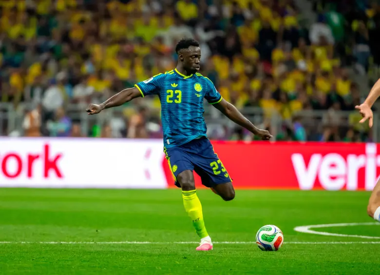 Dávinson Sánchez es el zaguero de más experiencia en la titular de Colombia. Actúa como segundo capitán. FOTO juan antonio sánchez