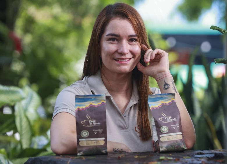 Café El Abuelo tiene el sello de Cafés Especiales de Antioquia y se vende molido y en grano en sus redes sociales. FOTO Manuel Saldarriaga