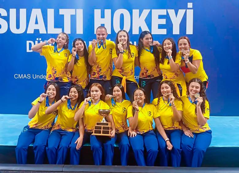 El equipo sub-19 femenino caméon. FOTO CORTESÍA