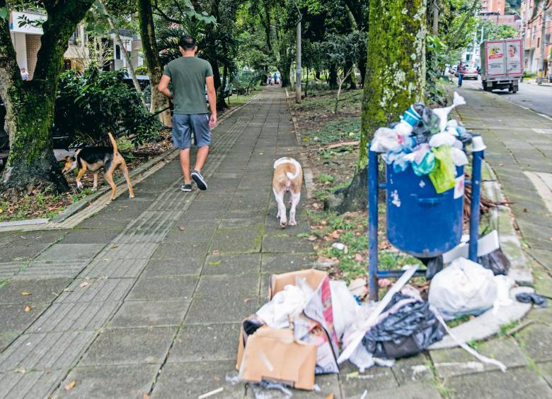 En este barrio de La Castellana se desbordan las basuras se acumulan. Falta cultura ciudadana. Foto: Julio César Herrera. 