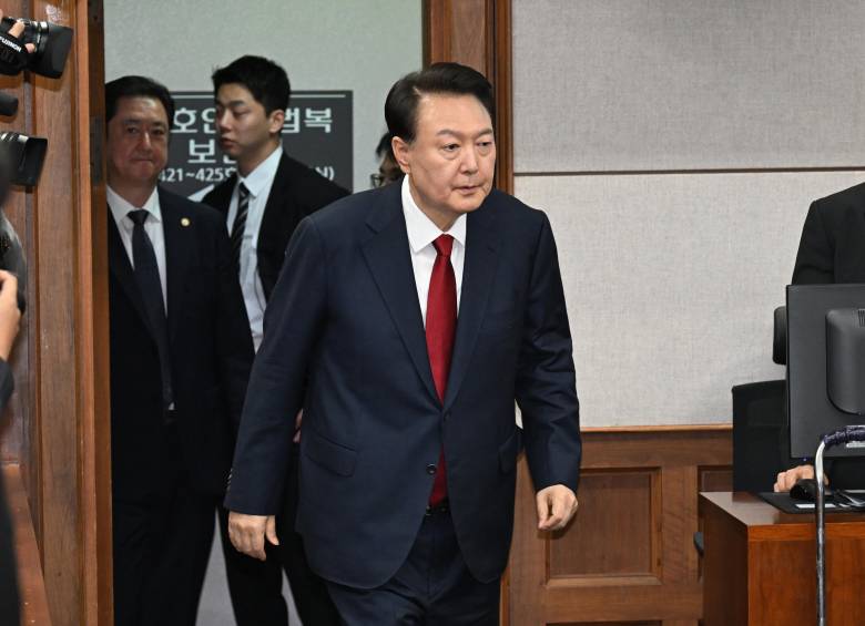 Tribunal en Seúl ordenó el arresto del expresidente surcoreano Yoon Suk-yeol