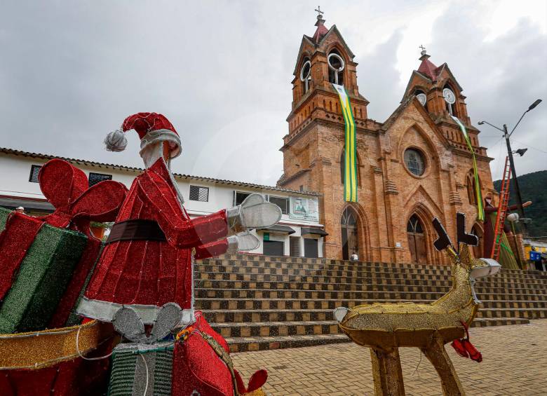 Su arquitectura conserva similitud con la de la Catedral Metropolitana de Medellín, lo que se nota especialmente en sus exteriores. FOTO manuel SALDARRIAGA