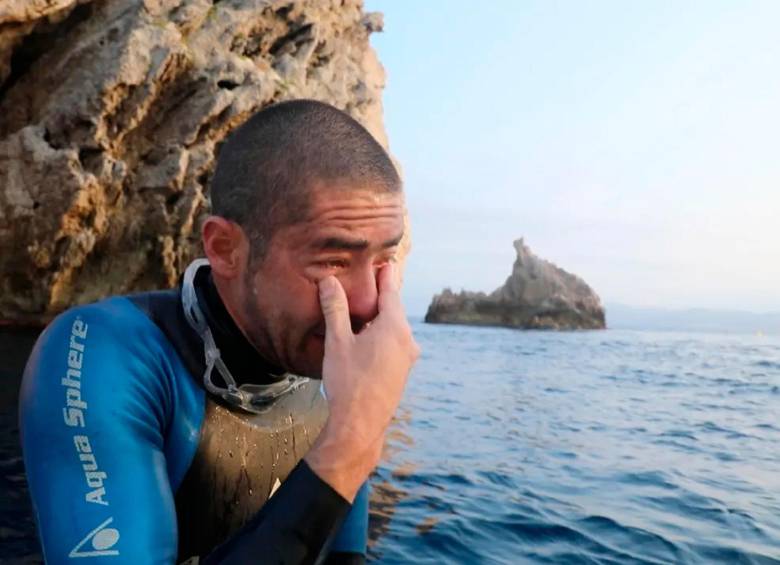 Salazar, tras su travesía en Formigues-Medes en la Costa Brava, España, nadando 23 kilómetros en mar abierto durante 10 horas y 30 minutos. FOTO CORTESÍA MAURICIO SALAZAR