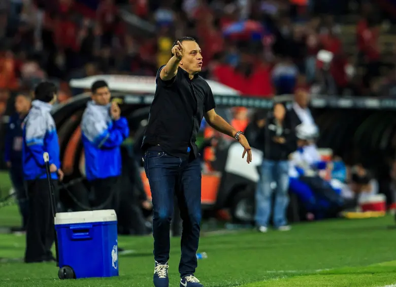 Hasta acá, el técnico Alejandro Restrepo no ha tenido una buena campaña este semestre con el DIM. FOTO CAMILO SUÁREZ