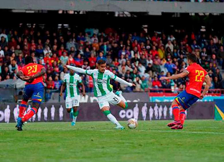 Tomás Ángel tuvo participación directa en el único tanto del conjunto antioqueño, que salió victorioso. Le dio a Candelo el pase previo al golazo que marcó. FOTO cortesía Atlético Nacional