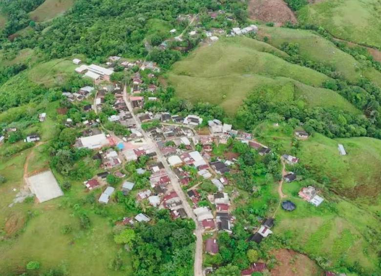 El ejército hace presencia en el corregimiento Raudal Viejo, pero también lo señalan de poner en riesgo a la comunidad con sus respuestas. FOTO: EJÉRCITO