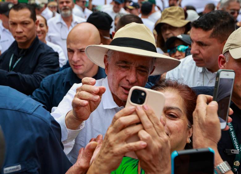Álvaro Uribe durante una manifestación ciudadana realizada en 2025. FOTO: Manuel Saldarriaga 
