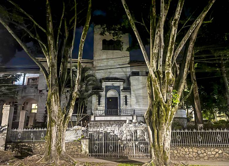 Fotografías de algunas de las casas tradicionales del barrio El Prado, en el centro de Medellín, donde hay mitos e historias de terror. FOTO: ÁLVARO GUERRERO