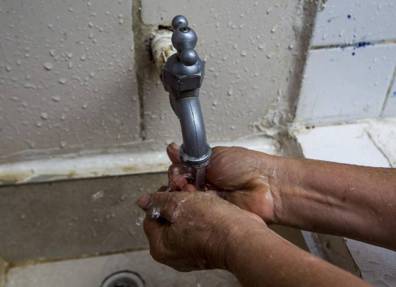 Los cortes de agua se harán entre horas de la noche y la madrugada. Foto: Julio Herrera