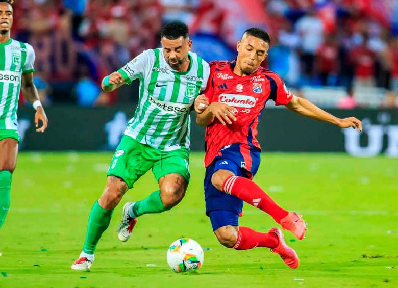 Atlético Nacional salió ileso de un clásico polémico, apasionante y muy eléctrico contra un Independiente Medellín que perdonó y no pudo aprovechar la superioridad numérica para vencer a su clásico rival. Foto: Camilo Suárez Echeverry