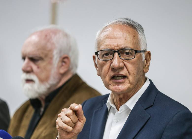 Ministro de Salud, a juicio disciplinario por irregularidades en sistema de atención a los maestros