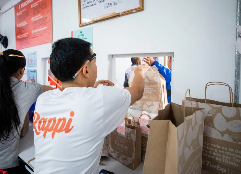 En Colombia, la plataforma está disponible en más de 60 ciudades y 72 municipios, cuenta con más de 30.000 aliados comerciales y registra más de 60.000 repartidores independientes. Foro: Camilo Suárez