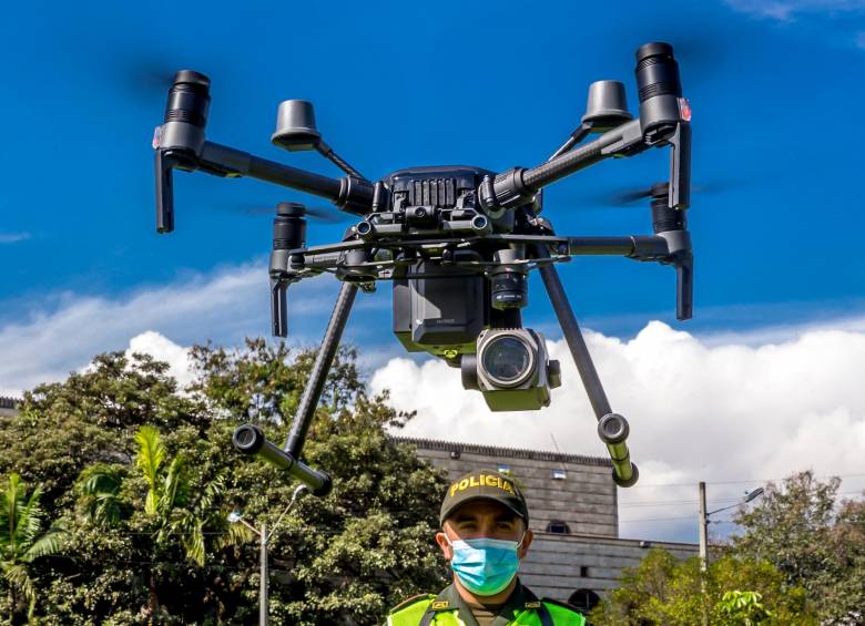 La Fuerza Pública está en planes de adquirir sistemas para bloquear la señal de los drones de manera preventiva. FOTO: Juan Antonio Sánchez