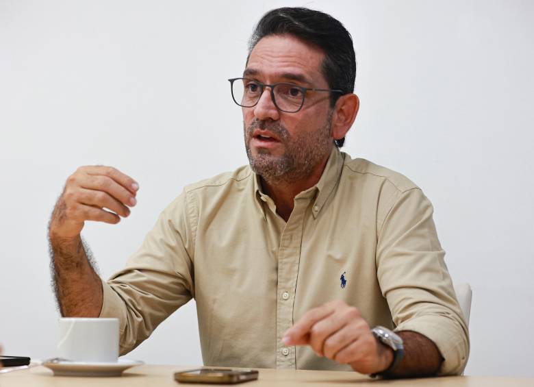 Zuluaga admitió que nació en Medellín, aunque se siente “un hombre orgullosamente llanero”. Asegura que “si Antioquia resiste, Colombia se salva”. FOTO Manuel Saldarriaga