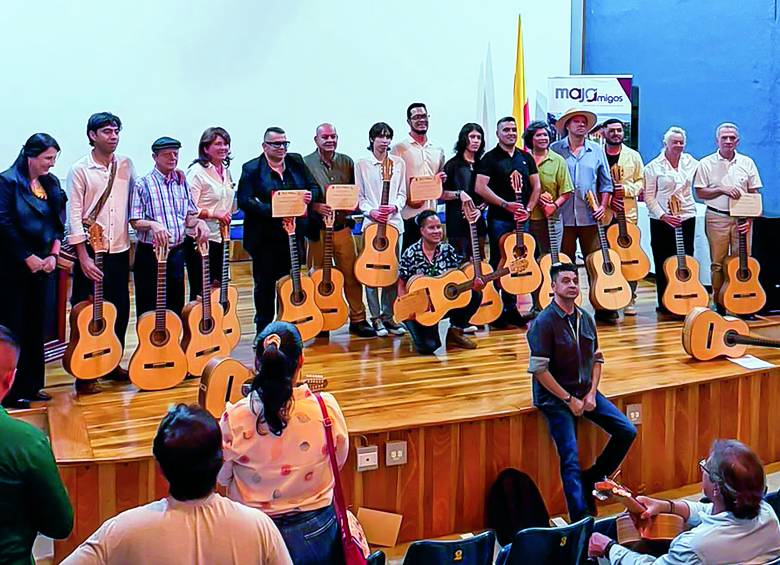 El primer curso de lutería reunió a 17 estudiantes durante 26 clases. Foto Cortesía