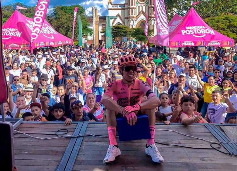 Rigoberto Urán realizó el Reto Urrao, con 20 ciclistas del Team Postobón Cycling Club Go-Rigo-Go, con el fin de promocionar el ciclismo y turismo en su pueblo natal. FOTO JOHAN GARCÍA