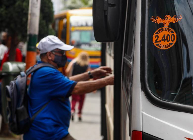 El transporte público de pasajeros es uno de los rubros de gasto de los hogares que se incrementará en el Valle de Aburrá a partir de este primero enero. FOTO MANUEL SALDARRIAGA