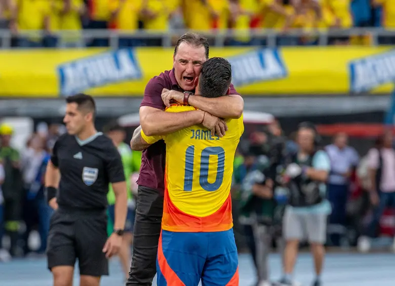 El volante James Rodríguez ha sido el capitán y líder de la Selección Colombia durante el proceso de Néstor Lorenzo. El entrenador lo ha respaldado por completo. Foto: Juan Antonio Sánchez