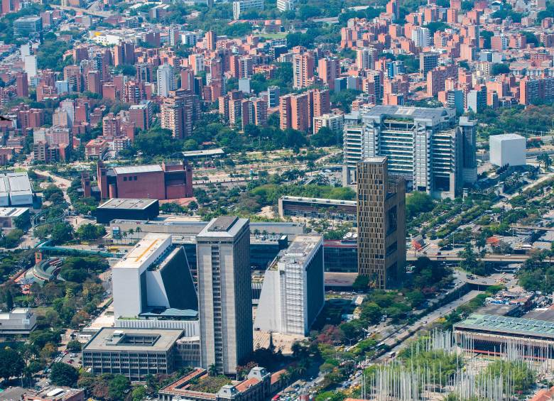 Panorámica de los edificios de la Alcaldía de Medellín y EPM, en el Centro Administrativo La Alpujarra. FOTO: Esneyder Gutiérrez