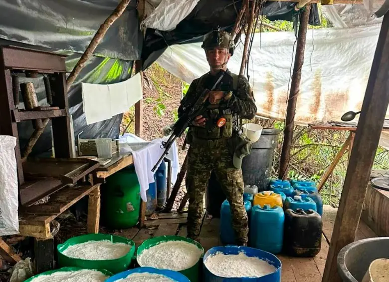 Una tonelada de coca por mes podía producir laboratorio desmantelado en el Oriente antioqueño