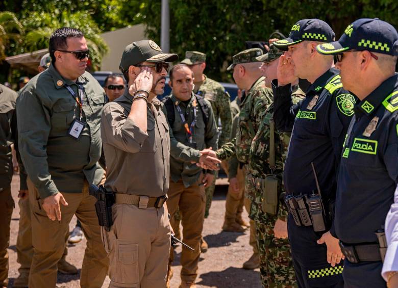 El presidente Abelardo de la Espriella ha puesto un alto énfasis en la estrategia de seguridad de su gobierno y en la lucha contra el narcoterrorismo, invirtiendo mucho tiempo y recursos en este aspecto. FOTO Presidencia