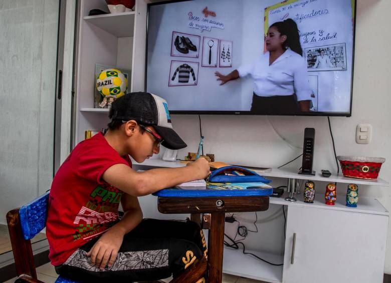 La educación virtual fue de las herencias de la pandemia y la opción de acceder a la educación. FOTO juan a. sánchez