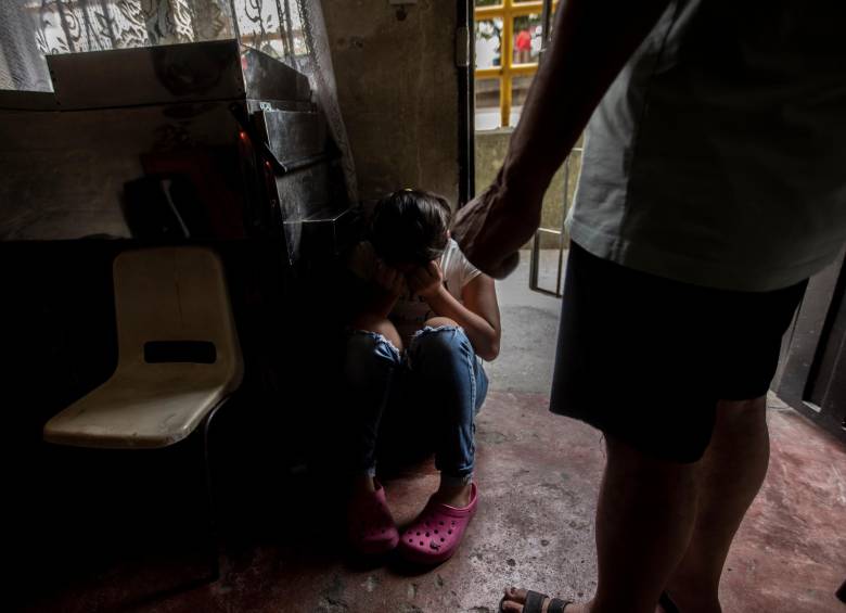 Expertos señalan que los casos podrían ser prevenibles si la comunidad y el Estado tuvieran un papel más activo en la protección de los niños. FOTO: EL COLOMBIANO